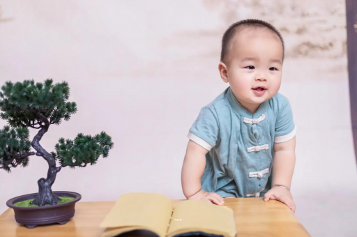 乌兰察布宝宝爱吐奶是什么原因