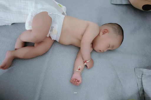 乌兰察布宝宝胳膊上起红疙瘩